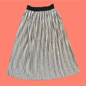 ⭐️4/$30 Andi+James Elastic Band Skirt